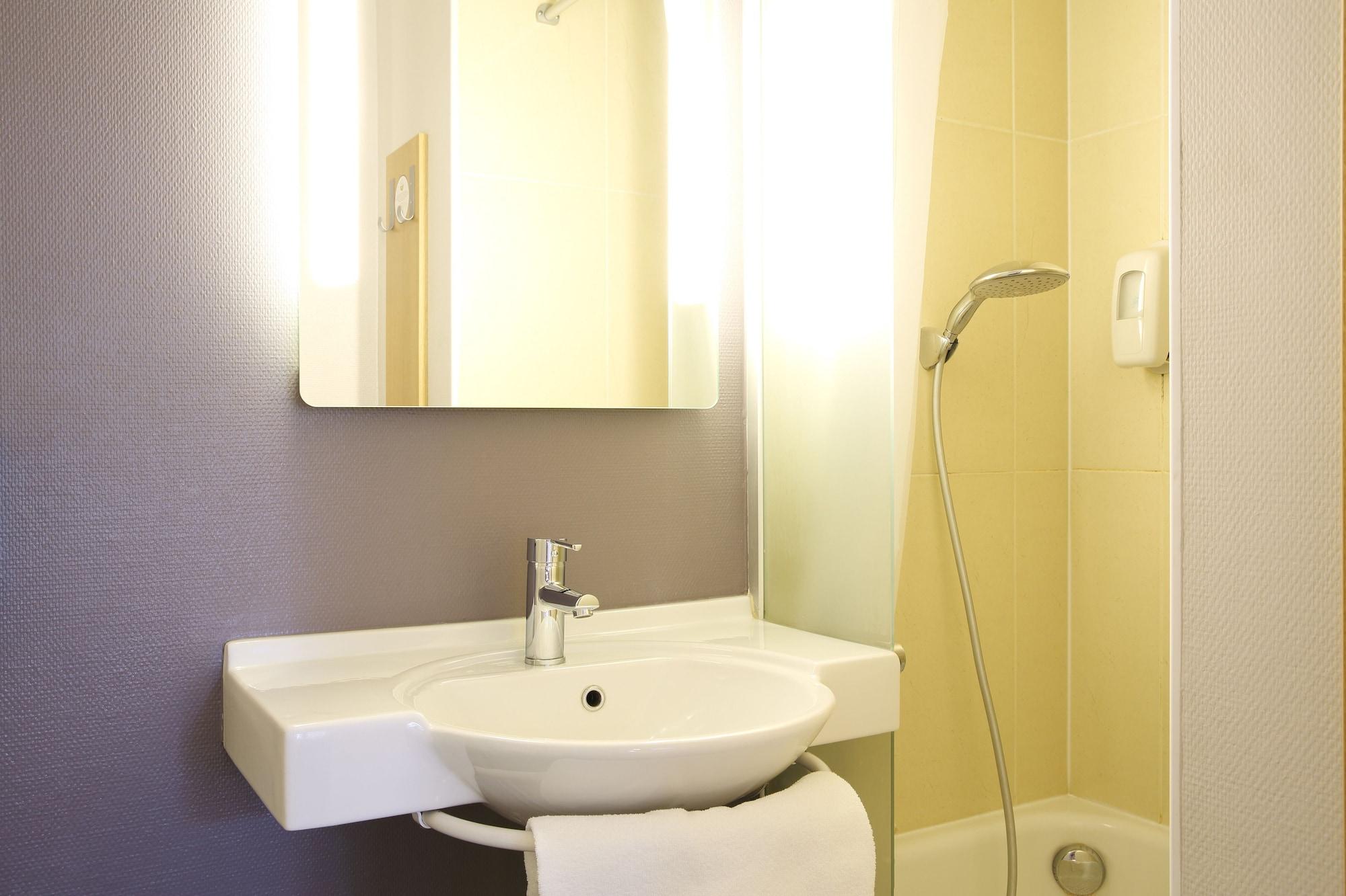 B&B Hotel Montpellier Centre Le Millenaire Экстерьер фото